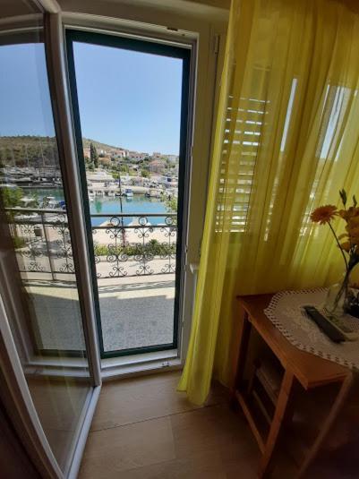 Apartmani Marta Marina Εξωτερικό φωτογραφία